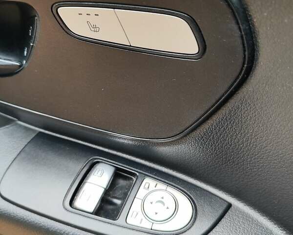 Білий Мерседес Віто, об'ємом двигуна 2.14 л та пробігом 264 тис. км за 20001 $, фото 15 на Automoto.ua