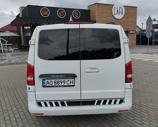 Белый Мерседес Вито, объемом двигателя 2.2 л и пробегом 285 тыс. км за 22000 $, фото 6 на Automoto.ua