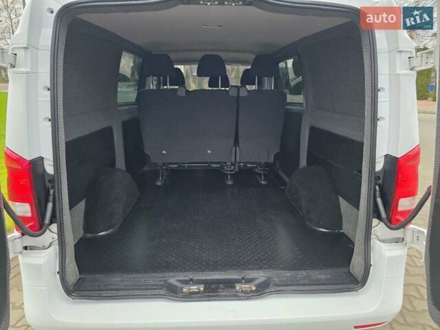 Белый Мерседес Вито, объемом двигателя 2.2 л и пробегом 242 тыс. км за 16777 $, фото 11 на Automoto.ua