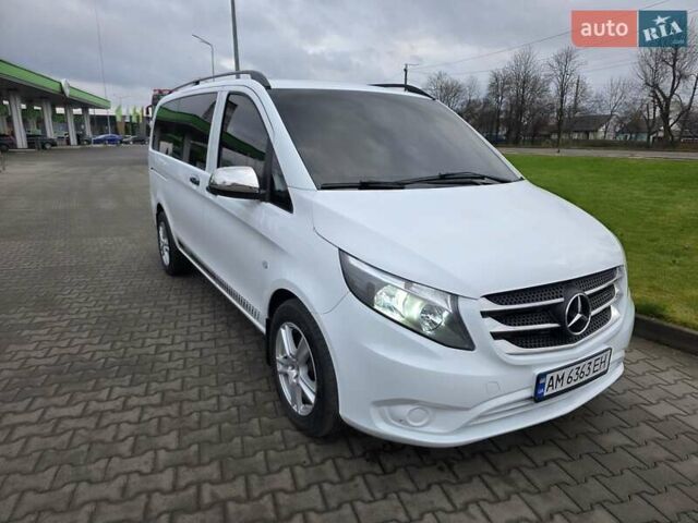 Белый Мерседес Вито, объемом двигателя 2.2 л и пробегом 242 тыс. км за 16777 $, фото 5 на Automoto.ua