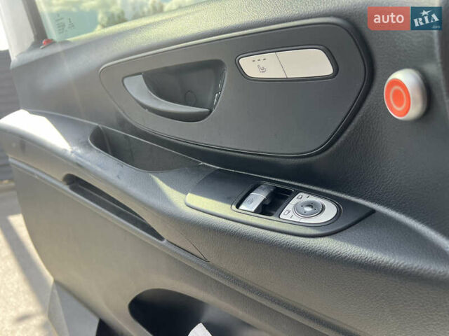 Білий Мерседес Віто, об'ємом двигуна 2.14 л та пробігом 220 тис. км за 19800 $, фото 5 на Automoto.ua