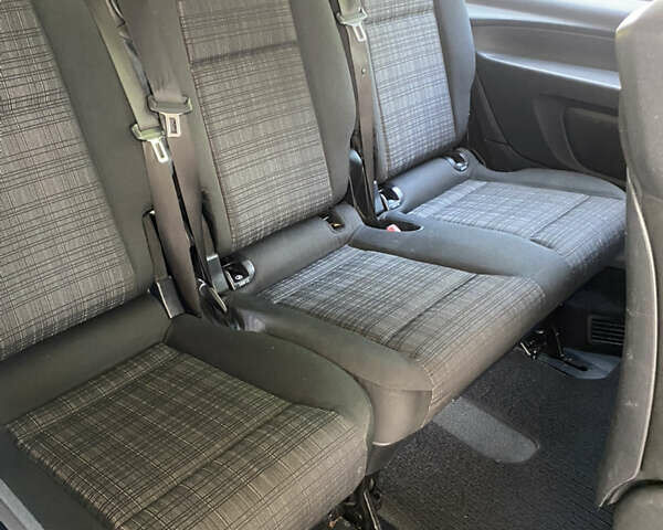 Белый Мерседес Вито, объемом двигателя 2.2 л и пробегом 275 тыс. км за 19900 $, фото 28 на Automoto.ua