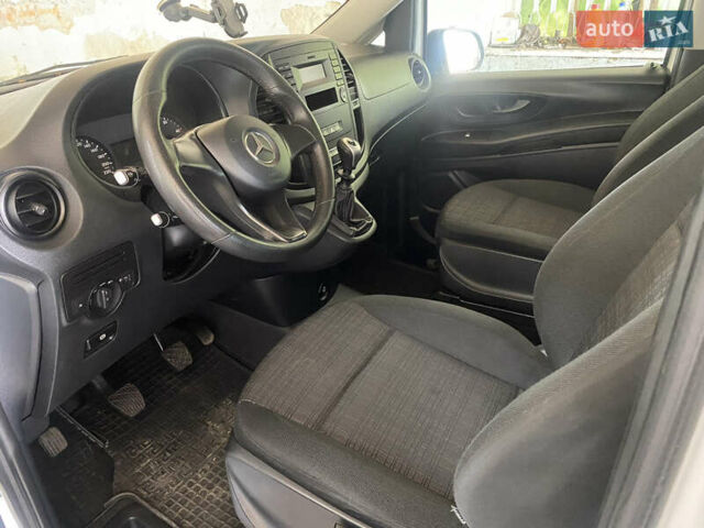 Белый Мерседес Вито, объемом двигателя 2.2 л и пробегом 275 тыс. км за 19900 $, фото 33 на Automoto.ua