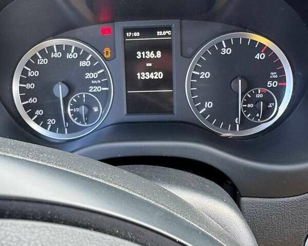 Белый Мерседес Вито, объемом двигателя 2.14 л и пробегом 133 тыс. км за 21000 $, фото 7 на Automoto.ua