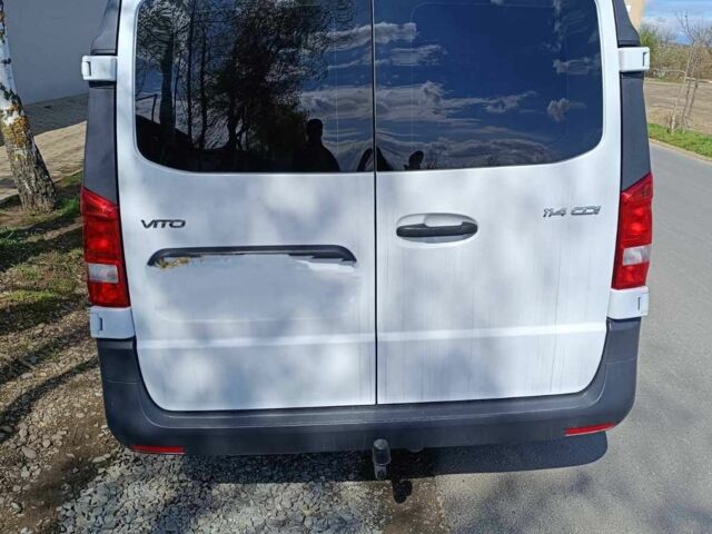 Белый Мерседес Вито, объемом двигателя 2.1 л и пробегом 203 тыс. км за 21000 $, фото 1 на Automoto.ua