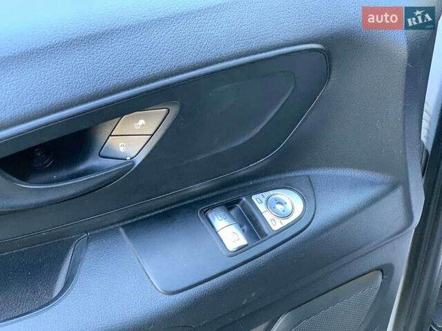 Белый Мерседес Вито, объемом двигателя 1.6 л и пробегом 255 тыс. км за 14920 $, фото 13 на Automoto.ua