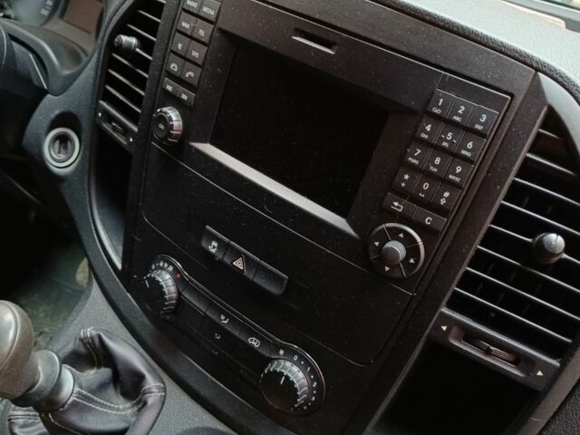 Белый Мерседес Вито, объемом двигателя 2.1 л и пробегом 203 тыс. км за 21000 $, фото 7 на Automoto.ua