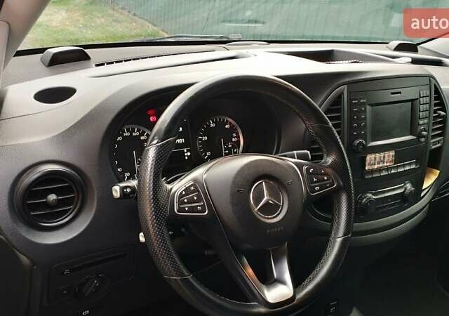 Белый Мерседес Вито, объемом двигателя 2.1 л и пробегом 156 тыс. км за 26000 $, фото 14 на Automoto.ua