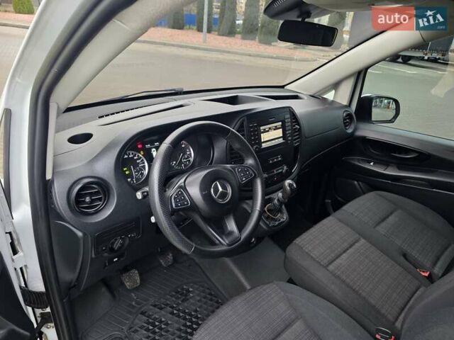 Белый Мерседес Вито, объемом двигателя 2.2 л и пробегом 242 тыс. км за 16777 $, фото 19 на Automoto.ua