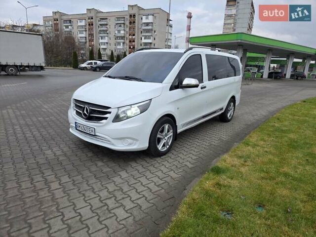 Белый Мерседес Вито, объемом двигателя 2.2 л и пробегом 242 тыс. км за 16777 $, фото 1 на Automoto.ua