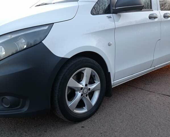 Білий Мерседес Віто, об'ємом двигуна 2.14 л та пробігом 295 тис. км за 21500 $, фото 8 на Automoto.ua