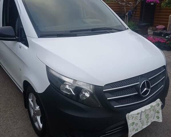 Белый Мерседес Вито, объемом двигателя 2.14 л и пробегом 295 тыс. км за 21500 $, фото 1 на Automoto.ua