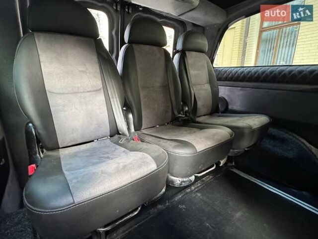 Белый Мерседес Вито, объемом двигателя 1.6 л и пробегом 250 тыс. км за 13000 $, фото 3 на Automoto.ua