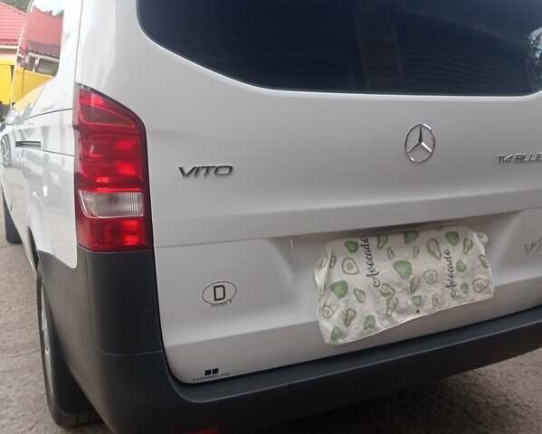 Белый Мерседес Вито, объемом двигателя 2.14 л и пробегом 295 тыс. км за 21500 $, фото 6 на Automoto.ua
