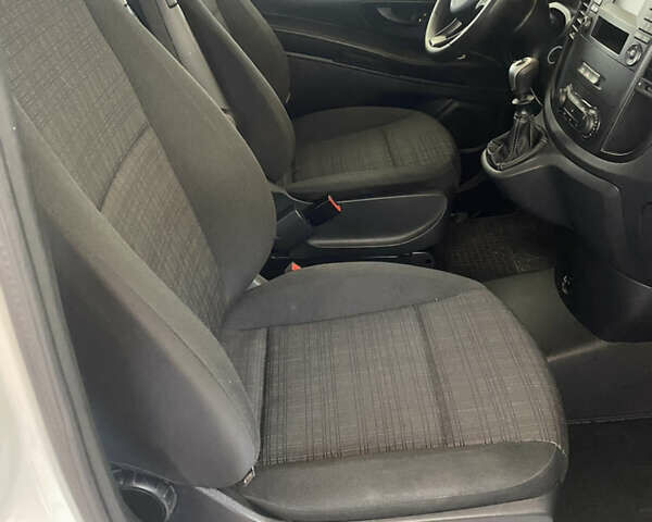 Белый Мерседес Вито, объемом двигателя 2.2 л и пробегом 275 тыс. км за 19900 $, фото 36 на Automoto.ua