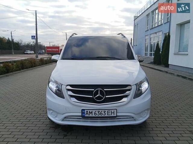 Белый Мерседес Вито, объемом двигателя 2.14 л и пробегом 242 тыс. км за 17900 $, фото 2 на Automoto.ua