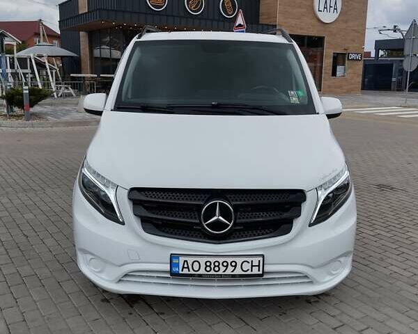 Белый Мерседес Вито, объемом двигателя 2.2 л и пробегом 285 тыс. км за 22000 $, фото 9 на Automoto.ua