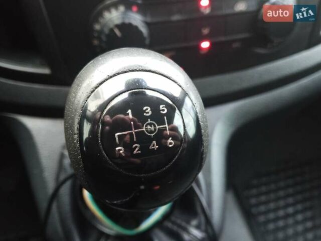 Белый Мерседес Вито, объемом двигателя 2.14 л и пробегом 242 тыс. км за 17900 $, фото 17 на Automoto.ua