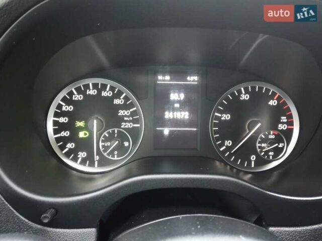 Белый Мерседес Вито, объемом двигателя 2.14 л и пробегом 242 тыс. км за 17900 $, фото 16 на Automoto.ua