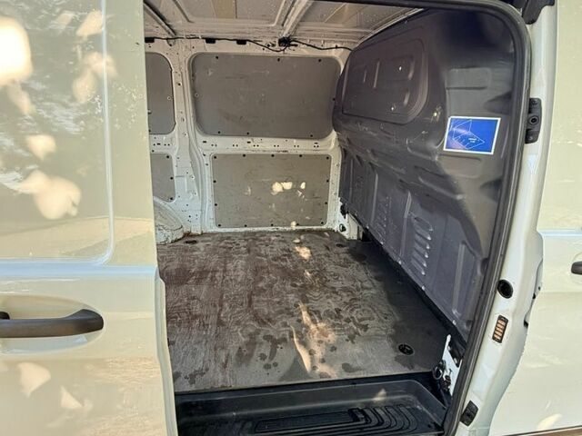 Белый Мерседес Вито, объемом двигателя 2.2 л и пробегом 227 тыс. км за 17500 $, фото 13 на Automoto.ua