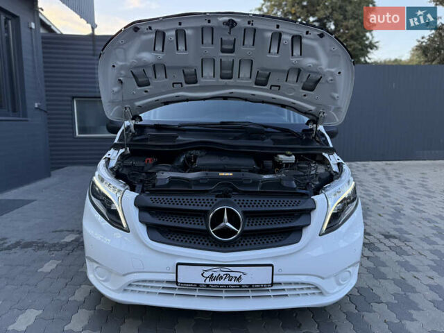 Белый Мерседес Вито, объемом двигателя 2.14 л и пробегом 265 тыс. км за 23800 $, фото 27 на Automoto.ua