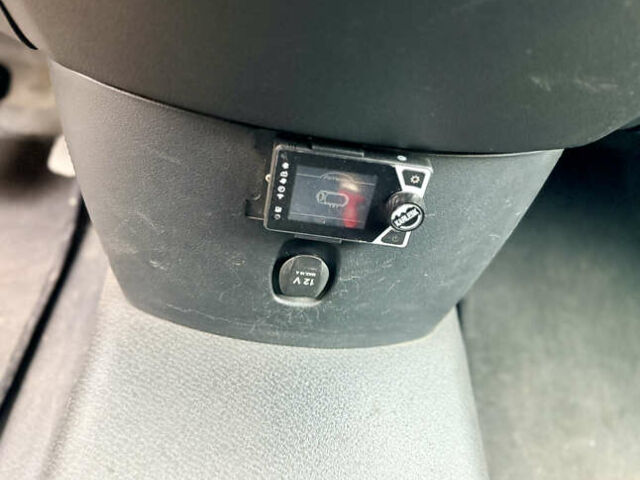 Білий Мерседес Віто, об'ємом двигуна 2.14 л та пробігом 274 тис. км за 19700 $, фото 25 на Automoto.ua