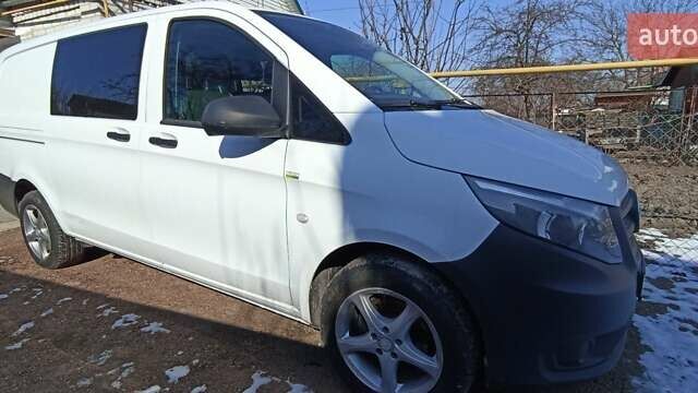 Белый Мерседес Вито, объемом двигателя 2.14 л и пробегом 190 тыс. км за 14500 $, фото 22 на Automoto.ua