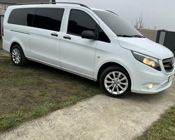 Белый Мерседес Вито, объемом двигателя 2.14 л и пробегом 259 тыс. км за 20500 $, фото 7 на Automoto.ua