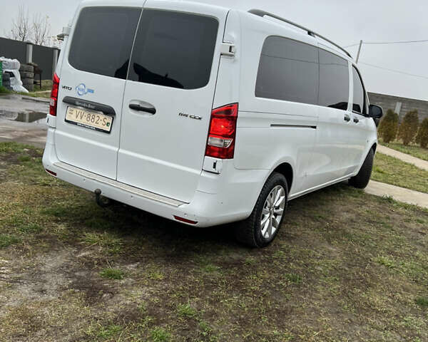 Белый Мерседес Вито, объемом двигателя 2.14 л и пробегом 259 тыс. км за 20500 $, фото 6 на Automoto.ua