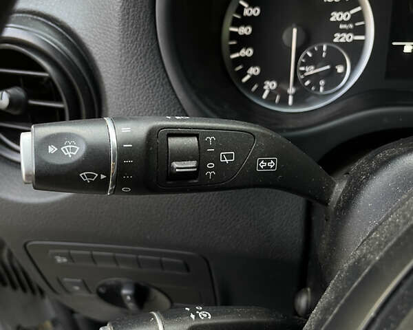 Белый Мерседес Вито, объемом двигателя 2.14 л и пробегом 161 тыс. км за 28500 $, фото 11 на Automoto.ua