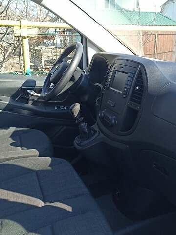 Белый Мерседес Вито, объемом двигателя 2.14 л и пробегом 190 тыс. км за 14500 $, фото 20 на Automoto.ua