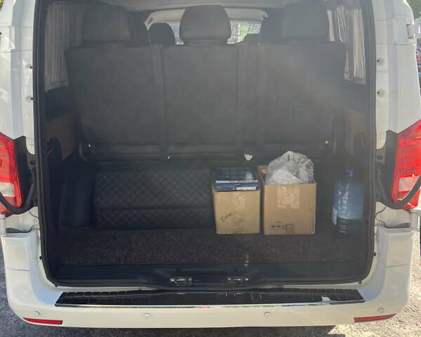 Белый Мерседес Вито, объемом двигателя 2.14 л и пробегом 250 тыс. км за 24900 $, фото 8 на Automoto.ua