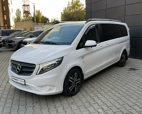 Белый Мерседес Вито, объемом двигателя 2.14 л и пробегом 161 тыс. км за 28500 $, фото 3 на Automoto.ua
