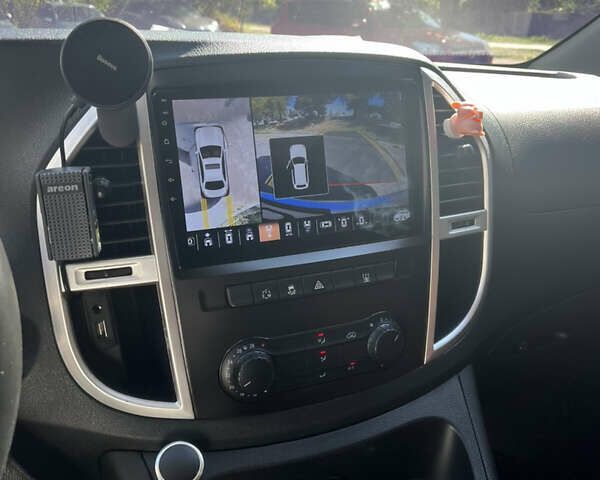 Мерседес Вито 2017 в Черкассах на Automoto.ua Белый Мерседес Вито, объемом двигателя 2.14 л и пробегом 250 тыс. км за 25500 $, фото 12 на Automoto.ua