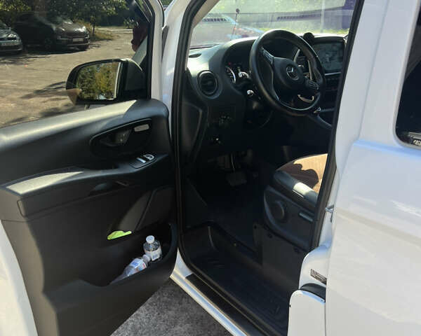 Мерседес Вито 2017 в Черкассах на Automoto.ua Белый Мерседес Вито, объемом двигателя 2.14 л и пробегом 250 тыс. км за 25500 $, фото 9 на Automoto.ua