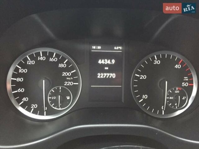 Білий Мерседес Віто, об'ємом двигуна 2.1 л та пробігом 227 тис. км за 21900 $, фото 6 на Automoto.ua