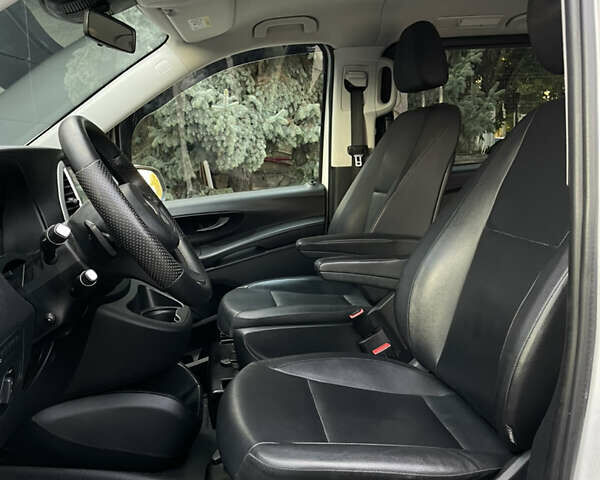 Белый Мерседес Вито, объемом двигателя 2.14 л и пробегом 161 тыс. км за 28500 $, фото 8 на Automoto.ua