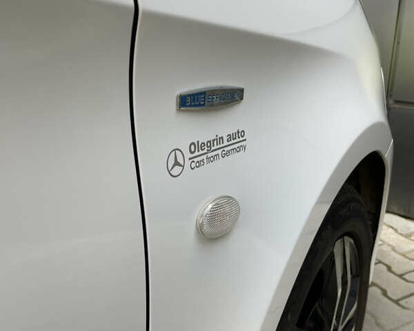 Белый Мерседес Вито, объемом двигателя 2.14 л и пробегом 161 тыс. км за 28500 $, фото 19 на Automoto.ua