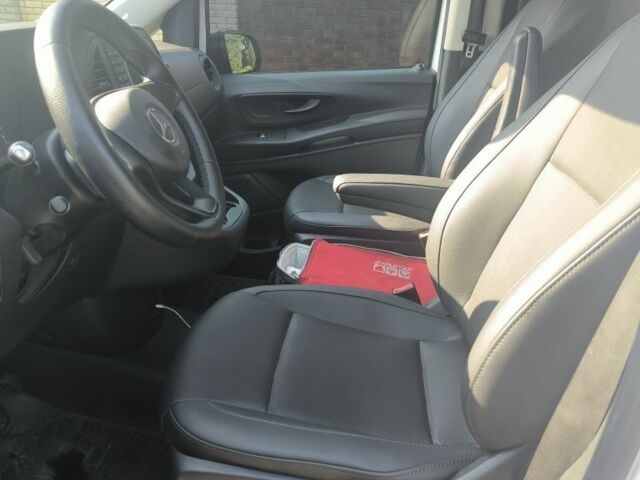 Белый Мерседес Вито, объемом двигателя 2 л и пробегом 175 тыс. км за 24200 $, фото 6 на Automoto.ua