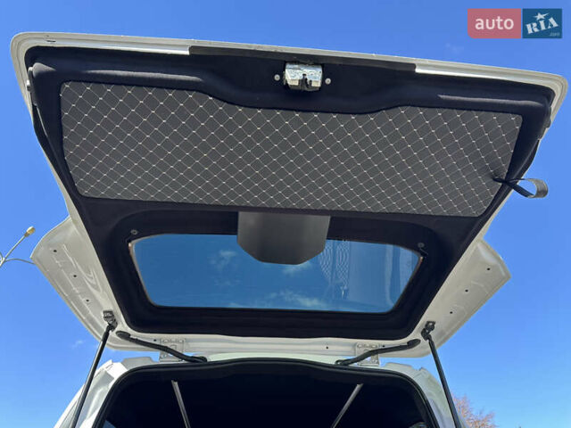 Мерседес Вито 2017 в Коломые на Automoto.ua Белый Мерседес Вито, объемом двигателя 2.14 л и пробегом 185 тыс. км за 29900 $, фото 29 на Automoto.ua