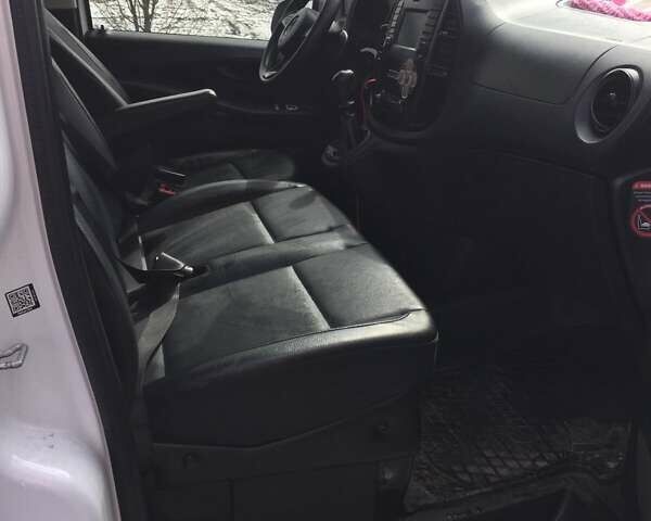 Білий Мерседес Віто, об'ємом двигуна 2.1 л та пробігом 227 тис. км за 21900 $, фото 10 на Automoto.ua