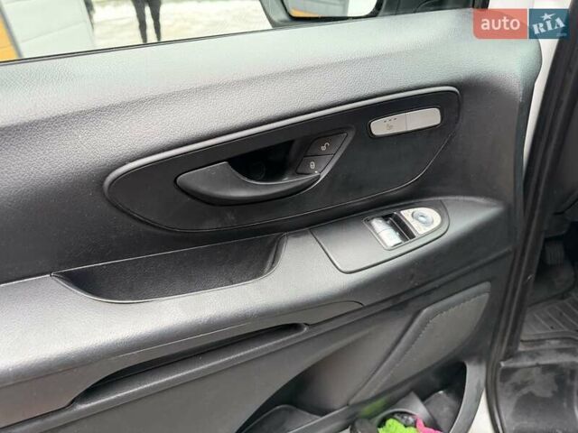 Білий Мерседес Віто, об'ємом двигуна 2.14 л та пробігом 335 тис. км за 16800 $, фото 39 на Automoto.ua