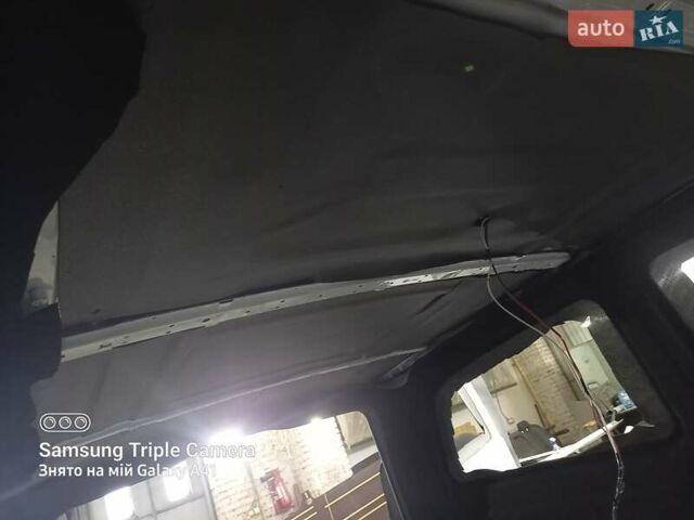 Белый Мерседес Вито, объемом двигателя 2.2 л и пробегом 370 тыс. км за 28000 $, фото 71 на Automoto.ua