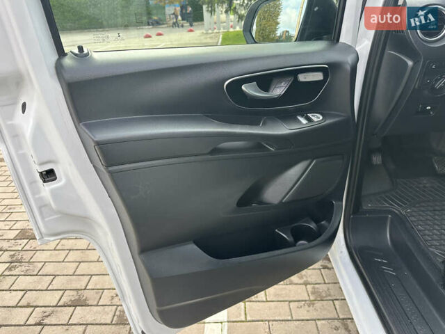 Білий Мерседес Віто, об'ємом двигуна 2.14 л та пробігом 280 тис. км за 19000 $, фото 21 на Automoto.ua