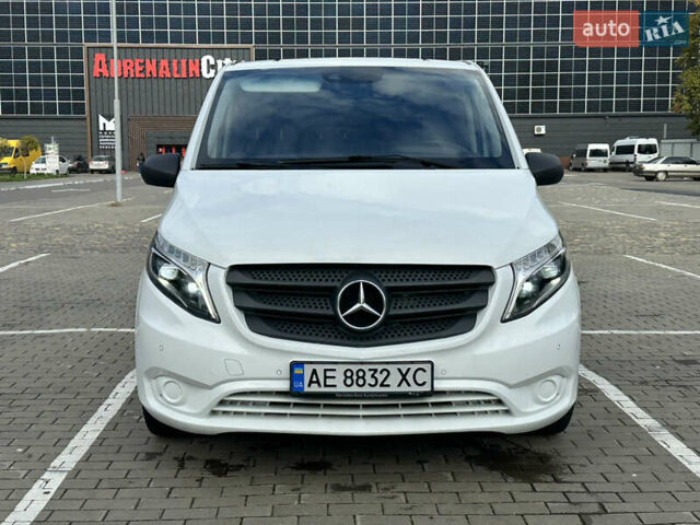 Білий Мерседес Віто, об'ємом двигуна 2.14 л та пробігом 280 тис. км за 19000 $, фото 5 на Automoto.ua