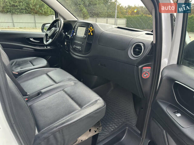 Білий Мерседес Віто, об'ємом двигуна 2.14 л та пробігом 280 тис. км за 19000 $, фото 26 на Automoto.ua