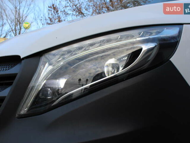 Білий Мерседес Віто, об'ємом двигуна 2.2 л та пробігом 161 тис. км за 25900 $, фото 18 на Automoto.ua