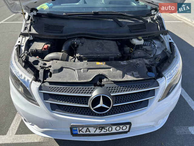 Белый Мерседес Вито, объемом двигателя 2.14 л и пробегом 290 тыс. км за 30000 $, фото 4 на Automoto.ua