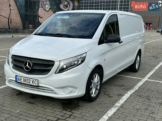 Білий Мерседес Віто, об'ємом двигуна 2.14 л та пробігом 280 тис. км за 19000 $, фото 8 на Automoto.ua