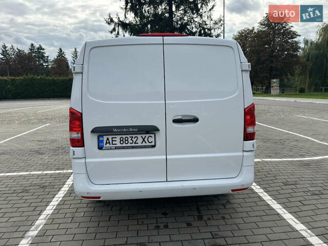 Білий Мерседес Віто, об'ємом двигуна 2.14 л та пробігом 280 тис. км за 19000 $, фото 37 на Automoto.ua